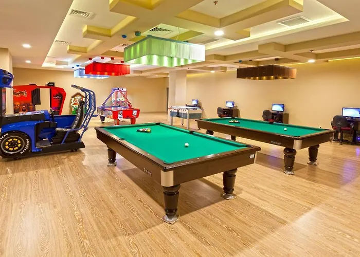 Royal Garden Suite Hotel